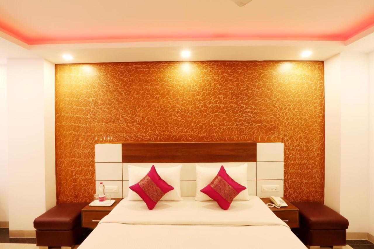 Hotel Green Plaza At Airport Neu-Delhi Exterior foto